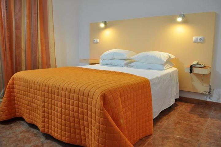 אלבאס Hotel Brasa מראה חיצוני תמונה